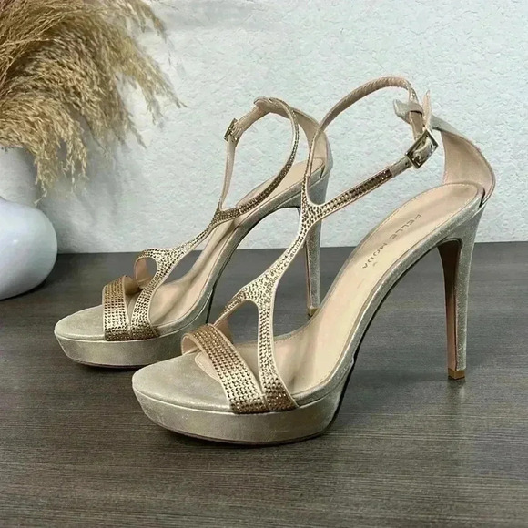 PELLE MODA Onora T-strap Sandal In Platinum Size 10M - Picture 1 of 9